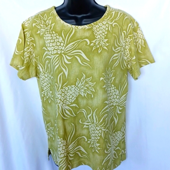 Tommy Bahama, tropical pineapple, silk blend short sleeve top size medium - Picture 1 of 6